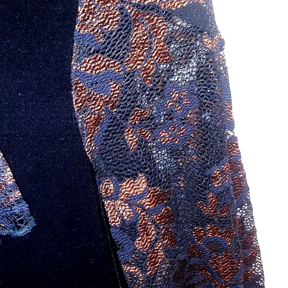 Vintage casadei velvet and lace top size medium. - Picture 3 of 5